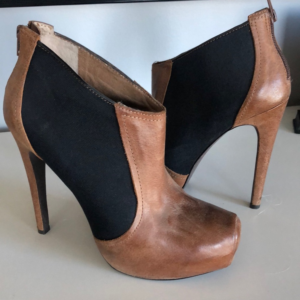 Jessica Simpson Heeled Platform Booties